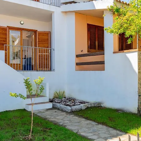 Hébergement de vacances Residenziale Trilocale 4 Posti Letto Via Oristano San Teodoro (Sardinia)
