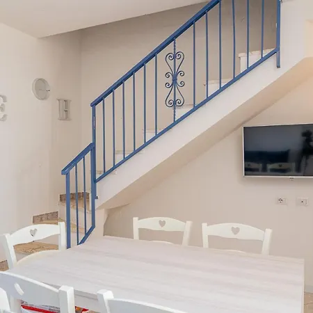 Hébergement de vacances Residenziale Trilocale 4 Posti Letto Via Oristano San Teodoro (Sardinia)