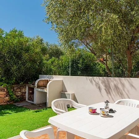 Hébergement de vacances Residenziale Trilocale 4 Posti Letto Via Oristano *