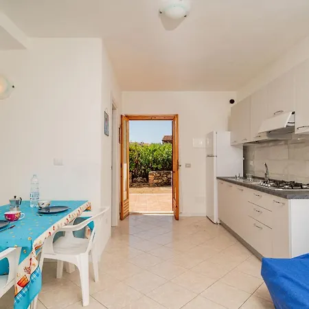 Residenziale Trilocale 4 Posti Letto Via Oristano San Teodoro (Sardinia)