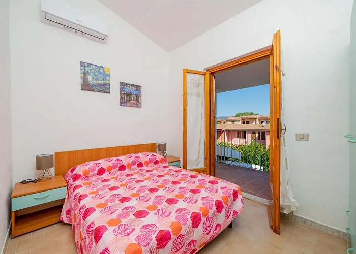 Residenziale Trilocale 4 Posti Letto Via Oristano Ferienhaus San Teodoro (Sardinia)